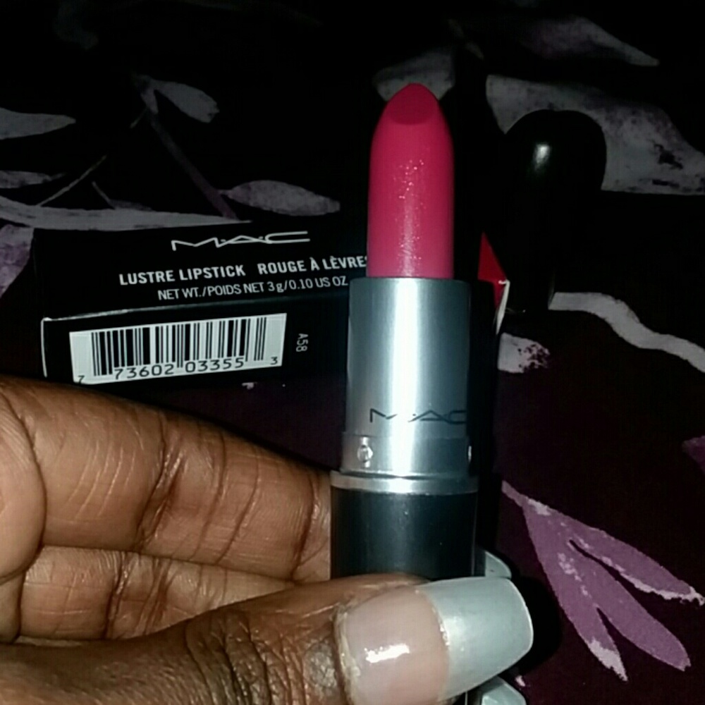 MAC Lustre Lipstick